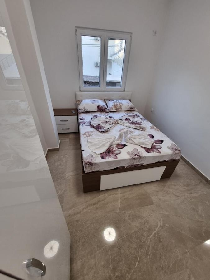 Ebra Lux Apartmani Dobra Voda Buitenkant foto